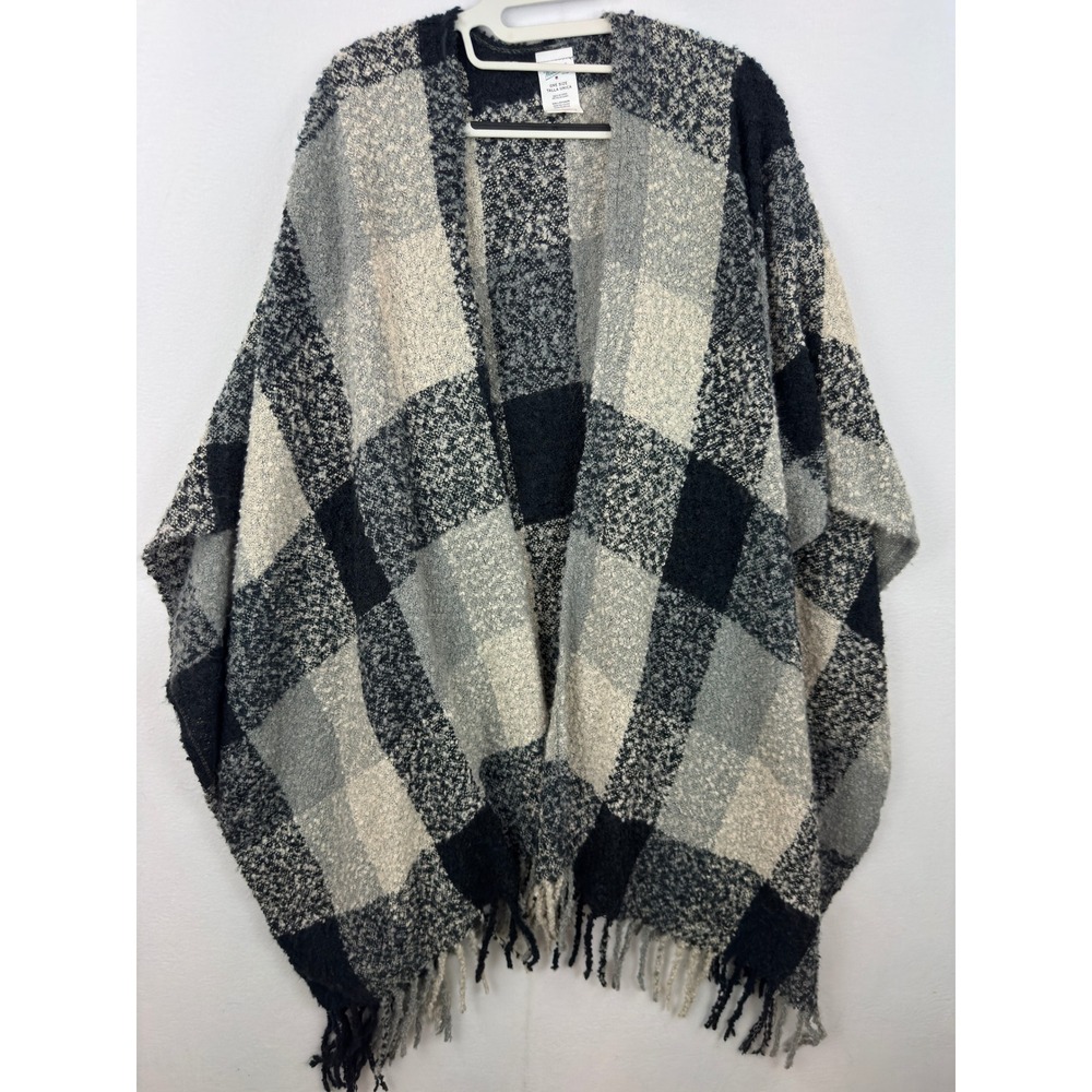 Woolrich Poncho Wrap Womens One Size Black Grey Buffalo Plaid Fringe Boucle Knit